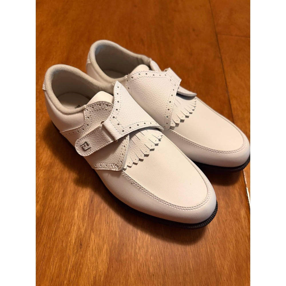 FootJoy GreenJoys White Kiltie Wingtip Spikeless Golf Shoes Womens 7M 48352
